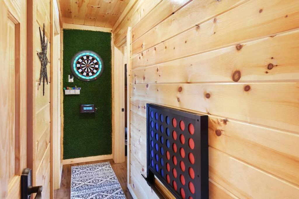 Enchanted Forest Cabin And Teepee! Lights & Laser Show! Private Hot Tub! Unique Stay! Sevierville Luaran gambar