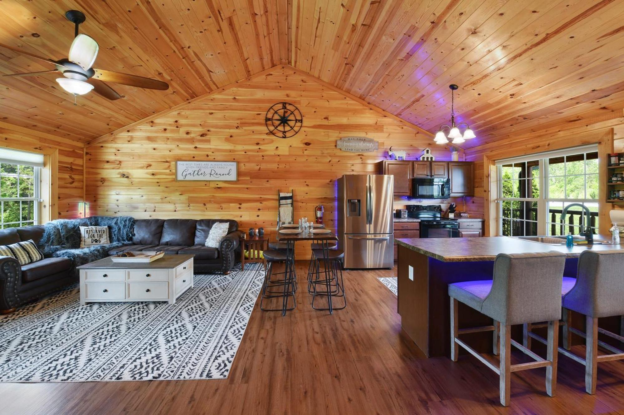 Enchanted Forest Cabin And Teepee! Lights & Laser Show! Private Hot Tub! Unique Stay! Sevierville Luaran gambar