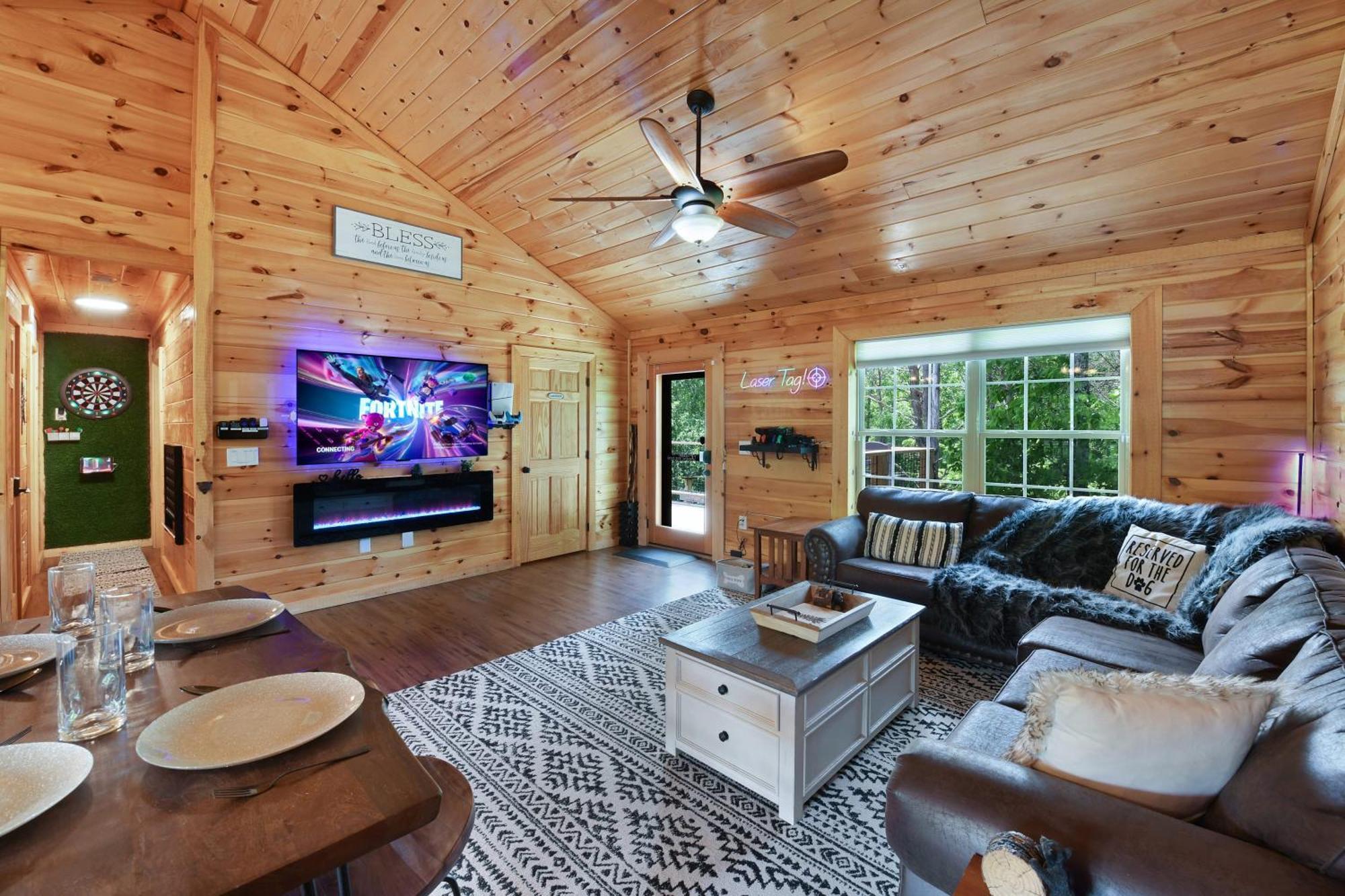 Enchanted Forest Cabin And Teepee! Lights & Laser Show! Private Hot Tub! Unique Stay! Sevierville Luaran gambar